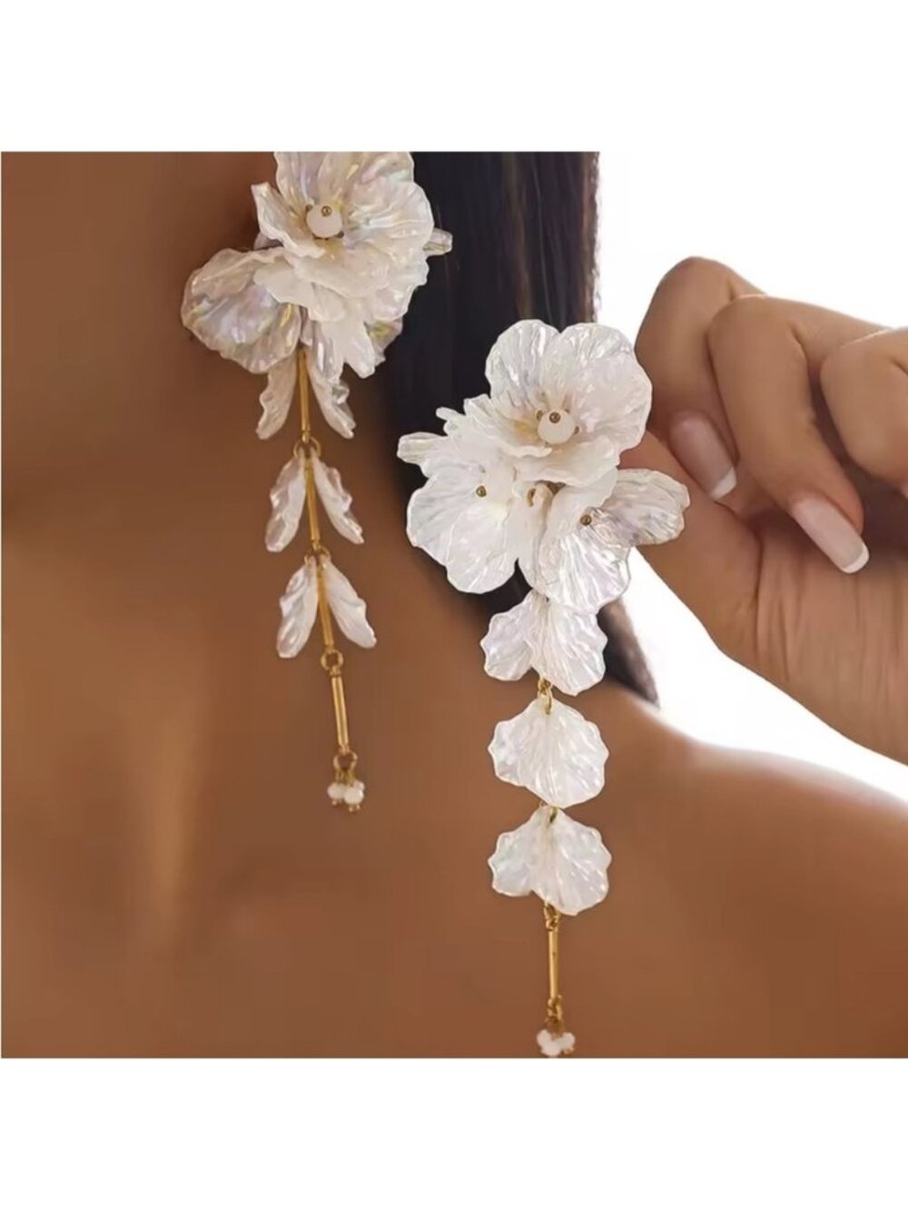 Zara famous Kate Middleton White Floral Statement Earrings